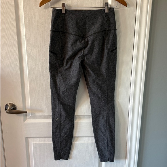 Eddie Bauer Charcoal Leggings with Zipper Pockets - Picture 4 of 5